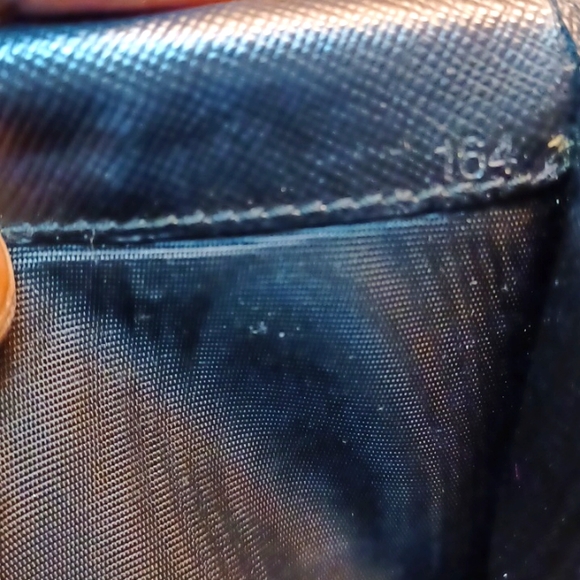 🖤PRADA SAFFIANO LEATHER COMPACT WALLET - Picture 13 of 15